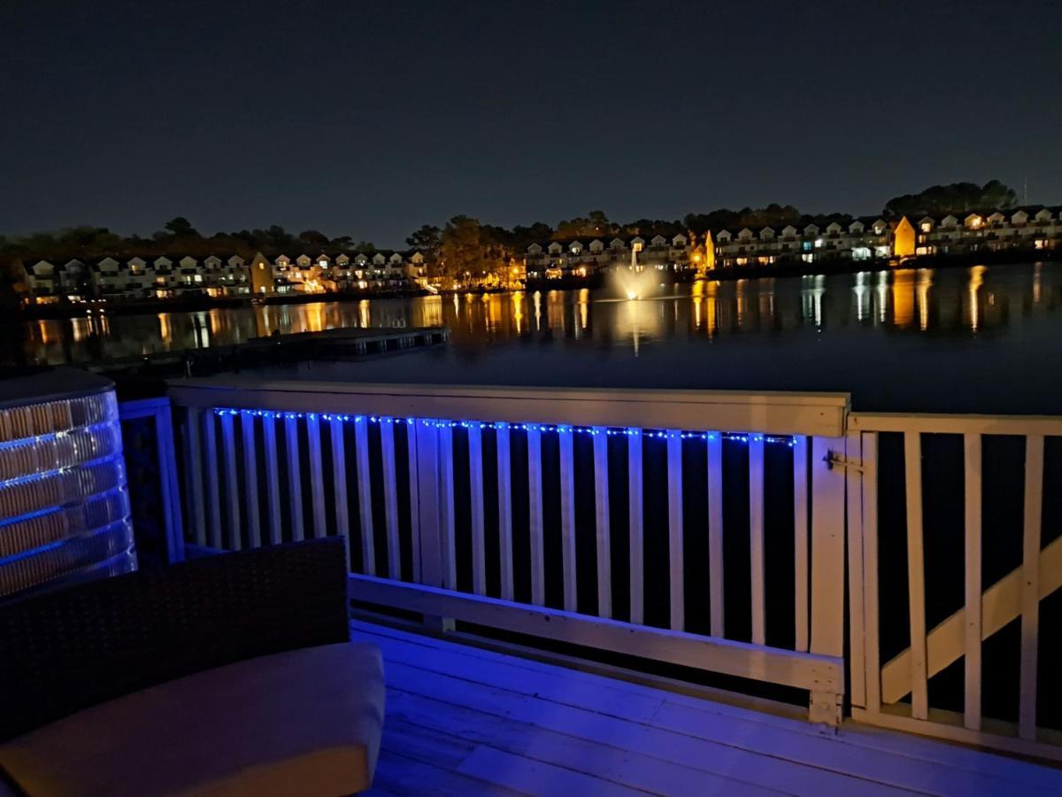 ☆Live On The Water! Lake Palmetto Palm W/ Patio - 10Min To Downtown & Beaches☆ Charleston Exterior foto